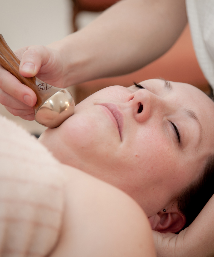 Cabinet de massage à Angers - Intuithéa - Charlotte facialiste